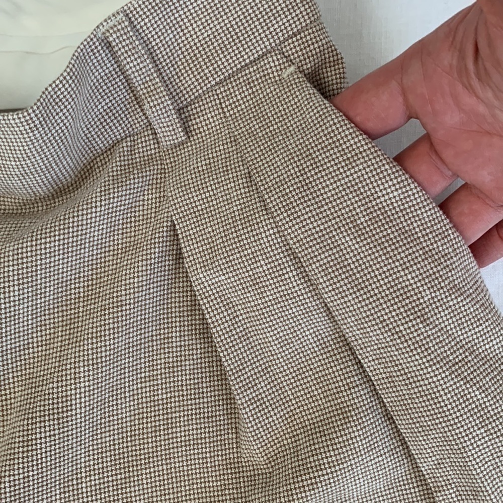 Rebecca Valance Zohra cotton and linen high waisted shorts. Size Small - Picture 9 of 13